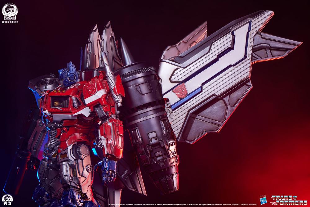 Transformers Museum Scale Optimus Prime (Jet Convoy Edition) Limited Edition Statue Gallery Image 11