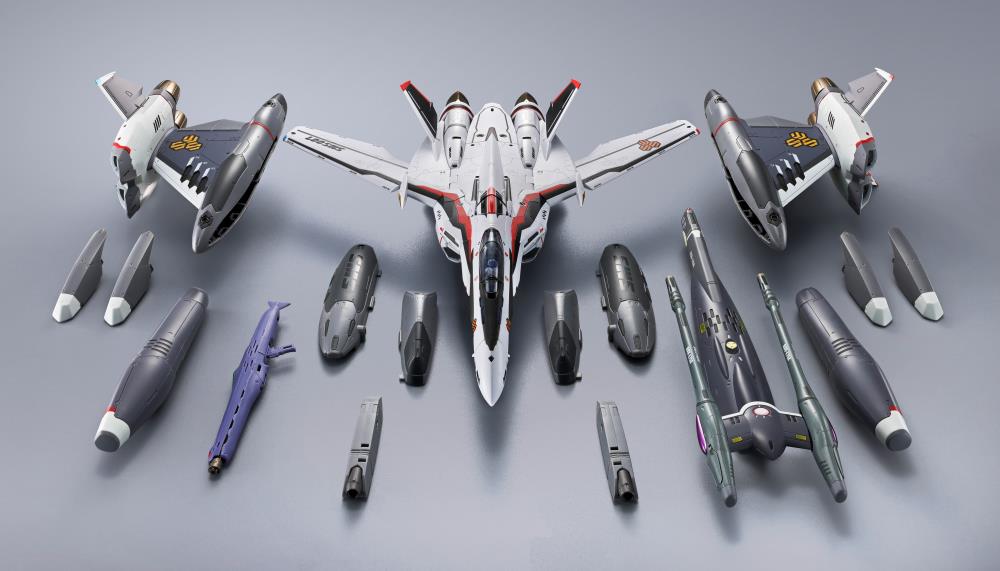 Macross Frontier: The False Songstress DX Chogokin VF-25F Tornado Messiah Valkyrie (Alto Saotome Machine Revival Ver.) Gallery Image 15