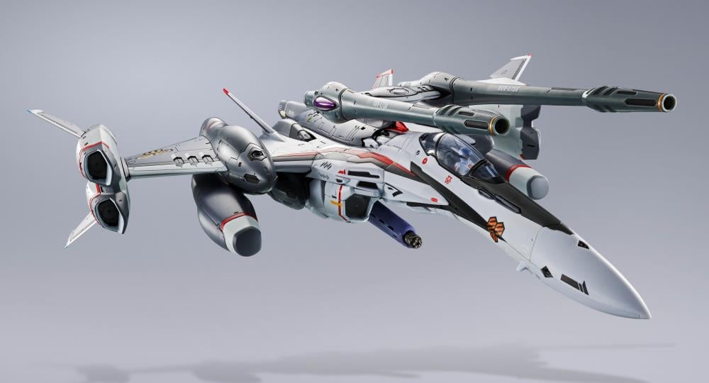 Macross Frontier: The False Songstress DX Chogokin VF-25F Tornado Messiah Valkyrie (Alto Saotome Machine Revival Ver.) Gallery Image 11
