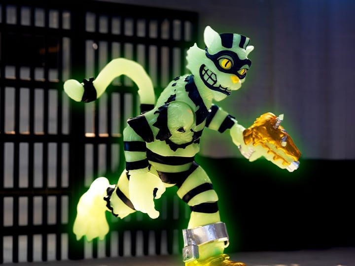 Teenage Mutant Ninja Turtles ULTIMATES! Scratch (Glow) Action Figure Gallery Image 1