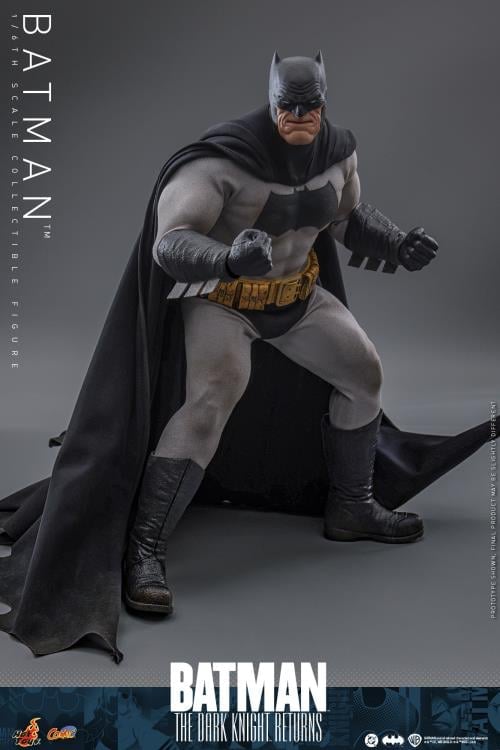 Batman: The Dark Knight Returns CMS024 Batman 1/6th Scale Collectible Figure Gallery Image 16