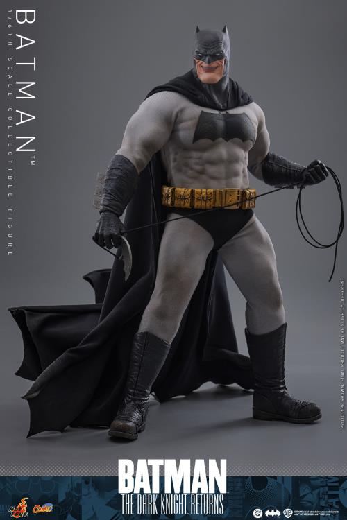 Batman: The Dark Knight Returns CMS024 Batman 1/6th Scale Collectible Figure Gallery Image 15
