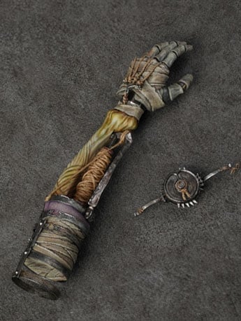 Sekiro: Shadows Die Twice Shinobi Prosthetic 1/2 Scale Replica Gallery Image 2