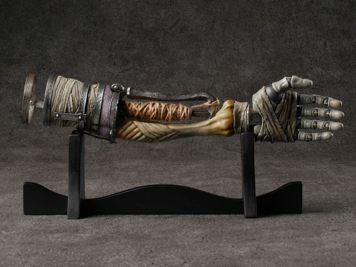 Sekiro: Shadows Die Twice Shinobi Prosthetic 1/2 Scale Replica Gallery Image 1