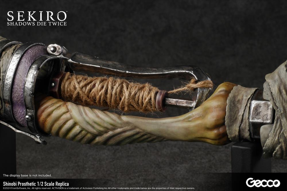 Sekiro: Shadows Die Twice Shinobi Prosthetic 1/2 Scale Replica Gallery Image 24