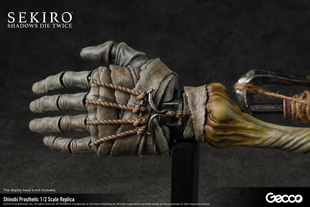 Sekiro: Shadows Die Twice Shinobi Prosthetic 1/2 Scale Replica Gallery Image 19