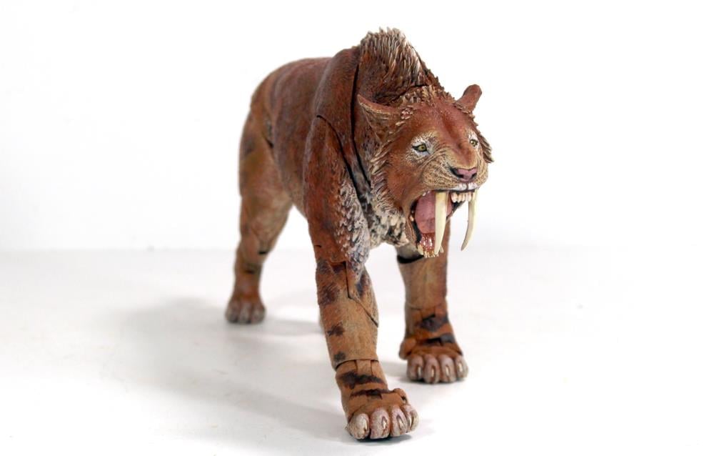 Cyberzoic Smilodon populator (Tan Ver.) 1/12 Scale Action Figure Gallery Image 6