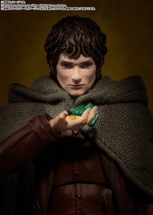 The Lord of the Rings: The Fellowship of the Ring S.H.Figuarts Frodo Baggins & Gollum Action Figure Set Gallery Image 11