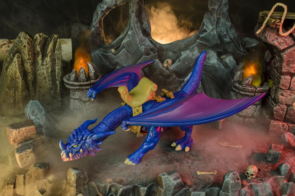 Legends of Dragonore Pyrant, Lord of Desolation Deluxe Action Figure Gallery Image 4