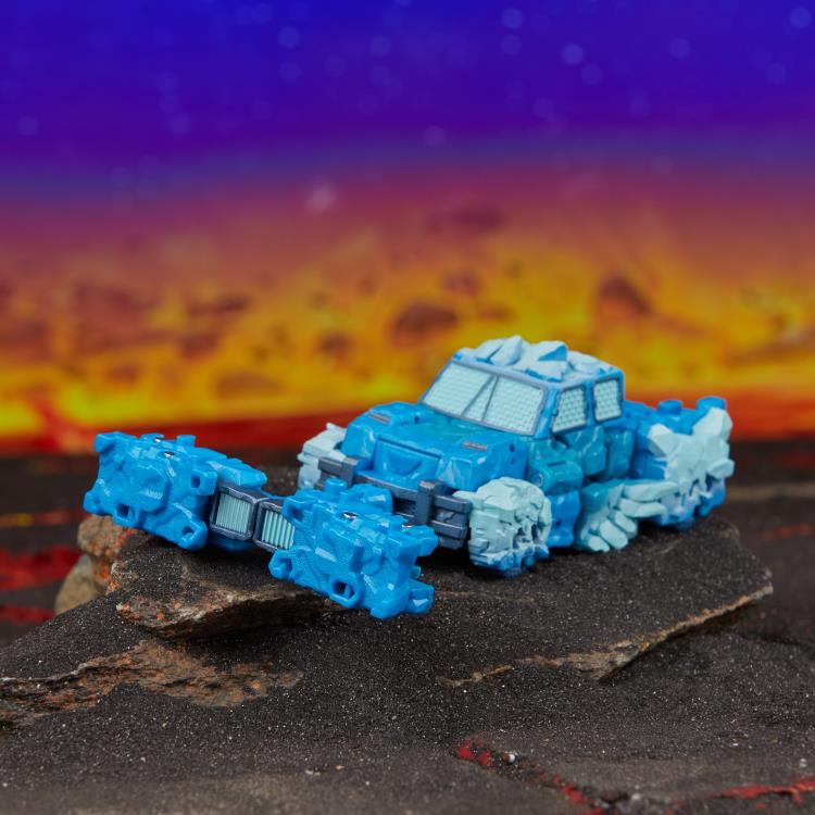 Transformers: Legacy United Star Raider Thundertron, Star Raider Nightstrike, & Infernac Universe Calcitron Exclusive Action Figure Set Gallery Image 10