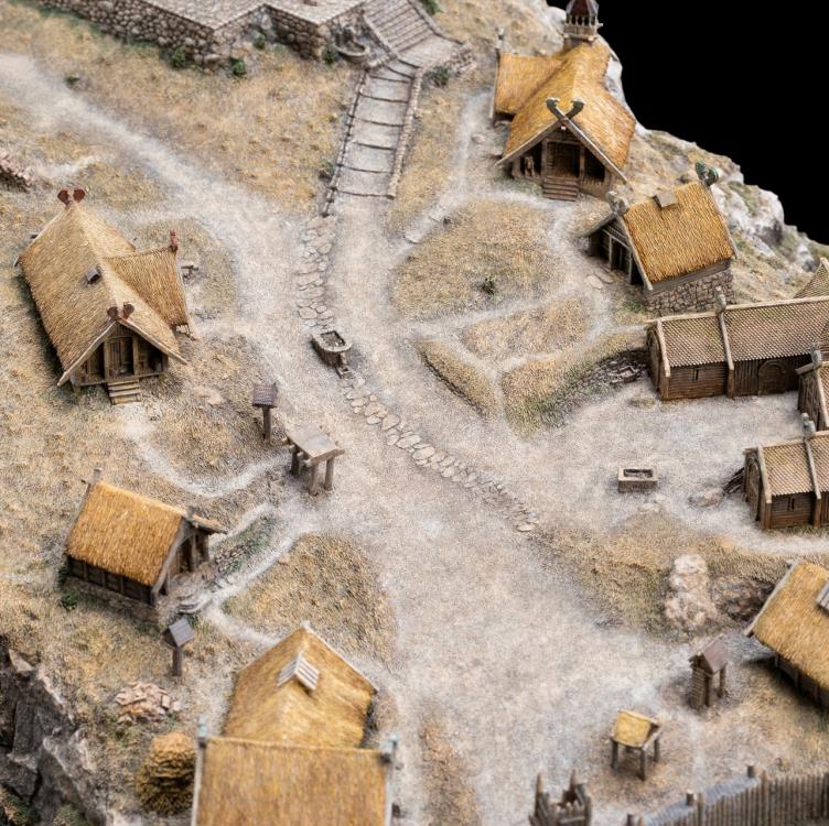 The Lord of the Rings Edoras Limited Edition Environment Statue Gallery Image 12