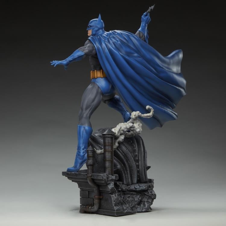 DC Comics Batman Retro Edition 1/6 Scale Maquette Gallery Image 9