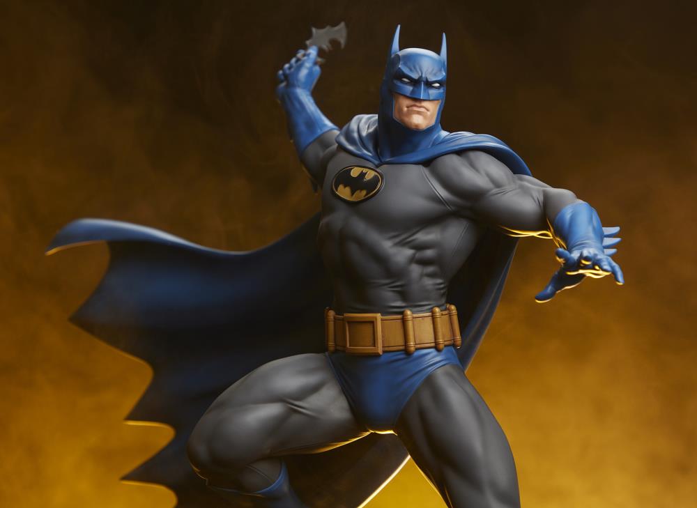 DC Comics Batman Retro Edition 1/6 Scale Maquette Gallery Image 4