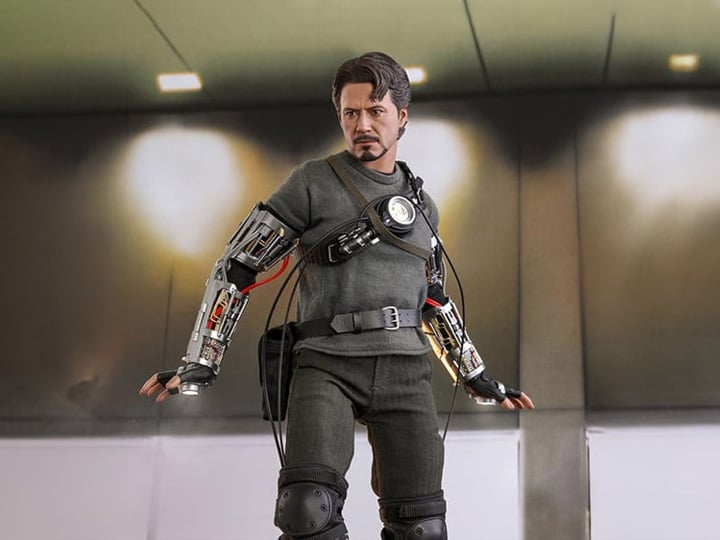 Iron Man MMS582B Tony Stark (Mech Test Ver.) Deluxe Special Edition 1/6th Scale Collectible Figure Gallery Image 1