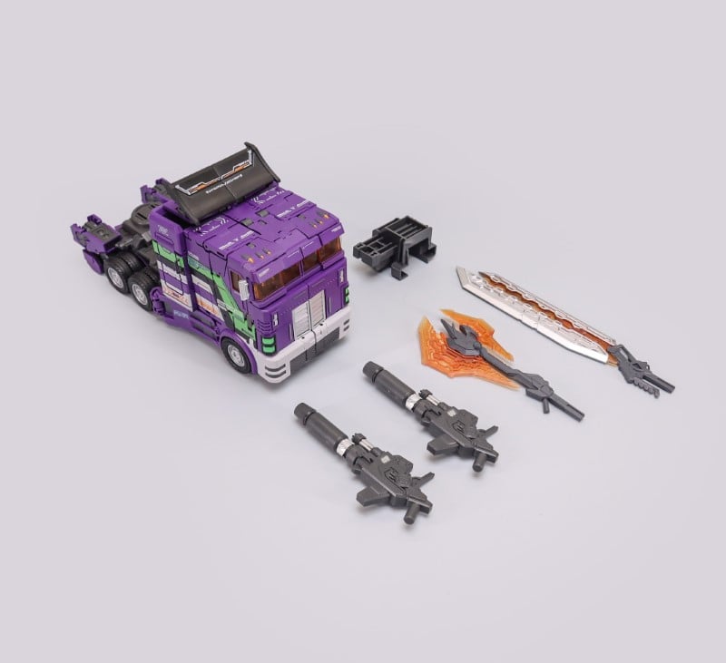 GDW-01C Ultra Maxmas (Purple Ver.) Figure Gallery Image 11