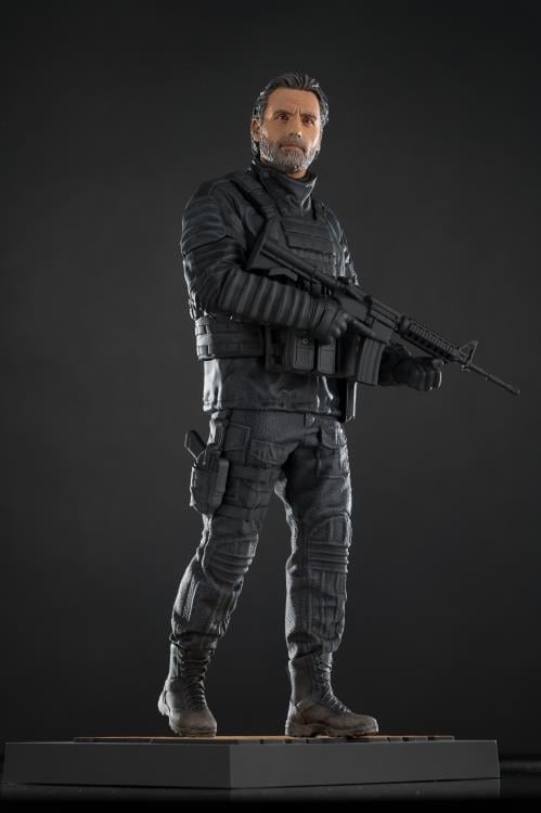 The Walking Dead: The Ones Who Live Rick Grimes Deluxe 1/6 Scale Limited Edition Statue Gallery Image 3