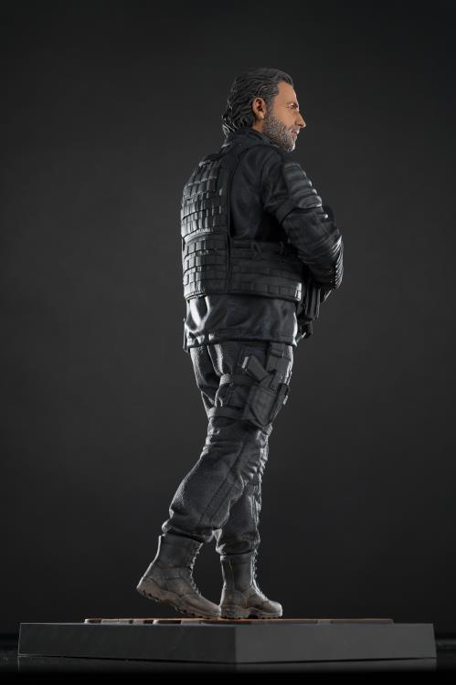 The Walking Dead: The Ones Who Live Rick Grimes Deluxe 1/6 Scale Limited Edition Statue Gallery Image 4