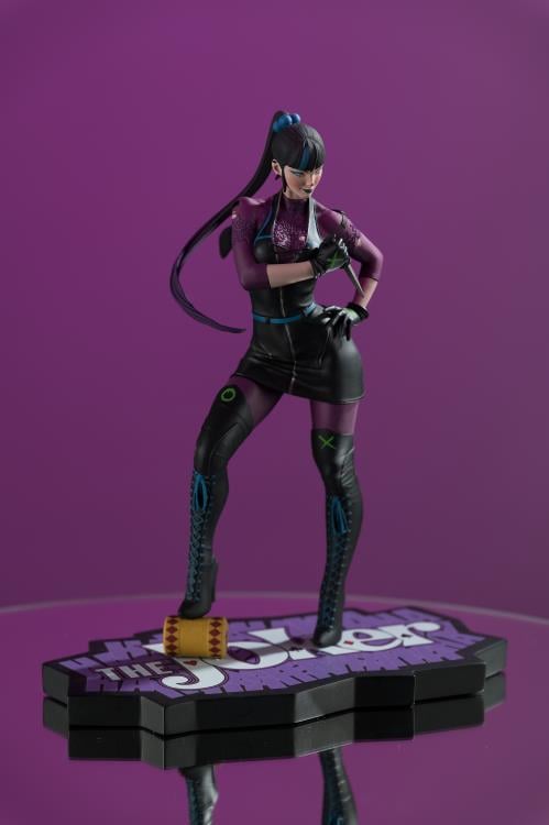 DC Comics Purple Craze Punchline 1/10 Scale Limited Edition Statue (Stanley "Artgerm" Lau) Gallery Image 4