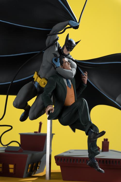 DC Comics Batman (Detective Comics #27) 1/10 Scale Limited Edition Statue Gallery Image 5