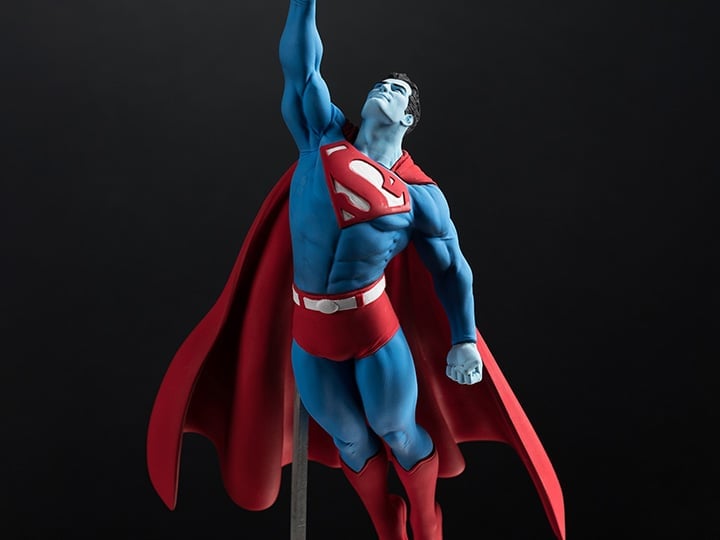 DC Comics Superman Red and Blue 1/10 Scale Limited Edition Statue (Gary Frank) Gallery Image 1