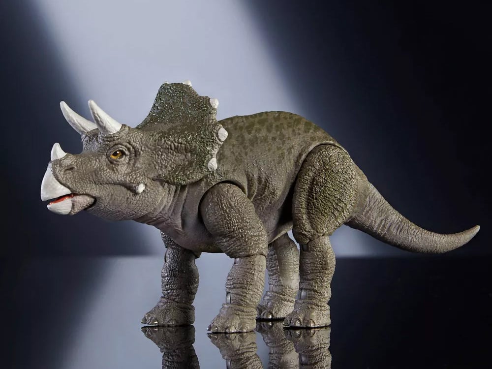 Jurassic World Hammond Collection Juvenile Triceratops Action Figure Gallery Image 4