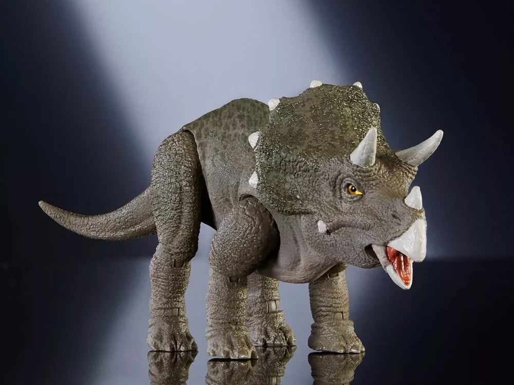 Jurassic World Hammond Collection Juvenile Triceratops Action Figure Gallery Image 3