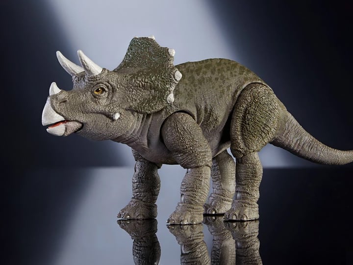 Jurassic World Hammond Collection Juvenile Triceratops Action Figure Gallery Image 1