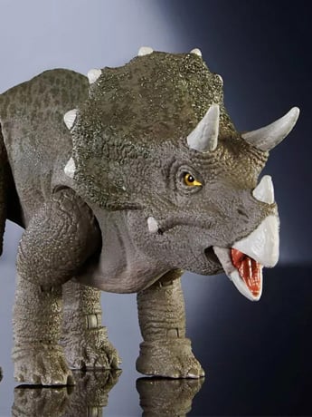 Jurassic World Hammond Collection Juvenile Triceratops Action Figure Gallery Image 2