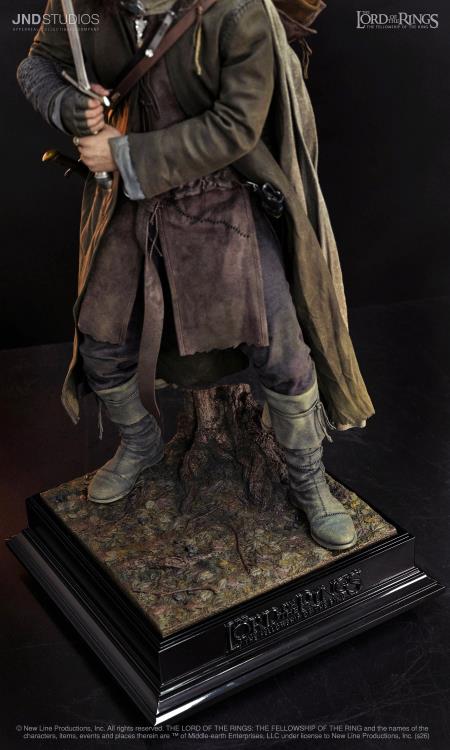 The Lord of the Rings Hyperreal Aragorn 1/3 Scale Limited Edition Statue Gallery Image 19