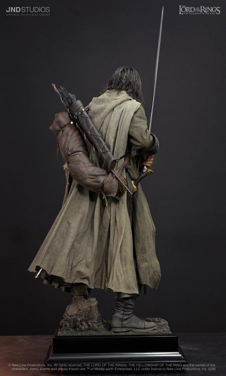 The Lord of the Rings Hyperreal Aragorn 1/3 Scale Limited Edition Statue Gallery Image 9