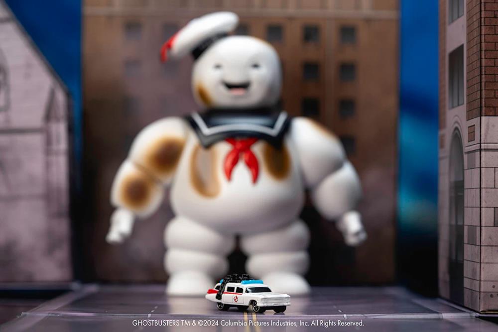 Ghostbusters Nano Scene Hollywood Rides Stay Puft Marshmallow Man with Nano Ecto-1 Gallery Image 5