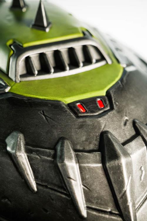 Doom: The Dark Ages Doom Slayer 1/1 Scale Wearable Helmet Bundle Gallery Image 19