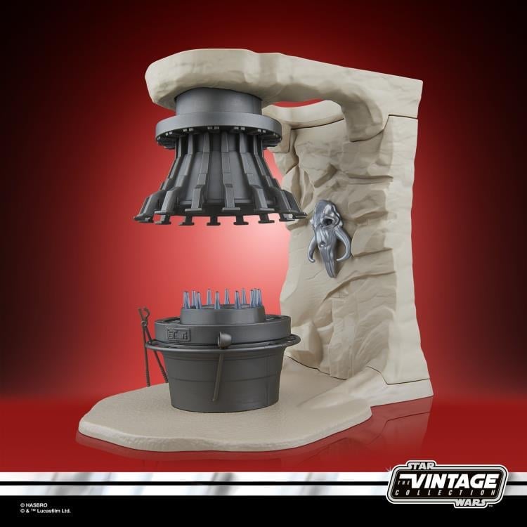 Star Wars: The Vintage Collection The Armorer's Forge Exclusive Playset (The Mandalorian) Gallery Image 5