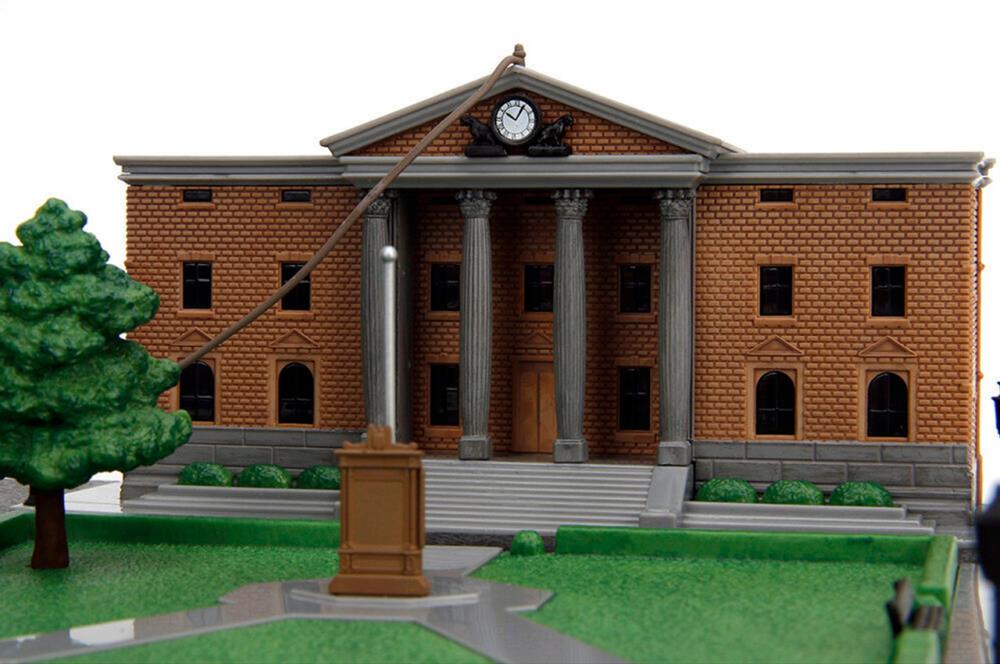 Back to the Future Nano Scene Hollywood Rides Hill Valley Courthouse Scene with 2 Vehicles Gallery Image 9