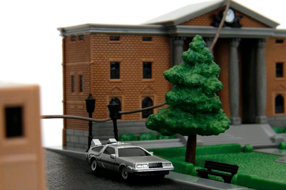 Back to the Future Nano Scene Hollywood Rides Hill Valley Courthouse Scene with 2 Vehicles Gallery Image 5