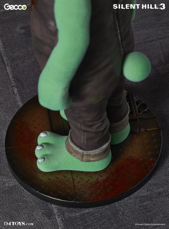Silent Hill 3 Robbie the Rabbit (Green Version) 1/6 Scale Statue Gallery Image 20