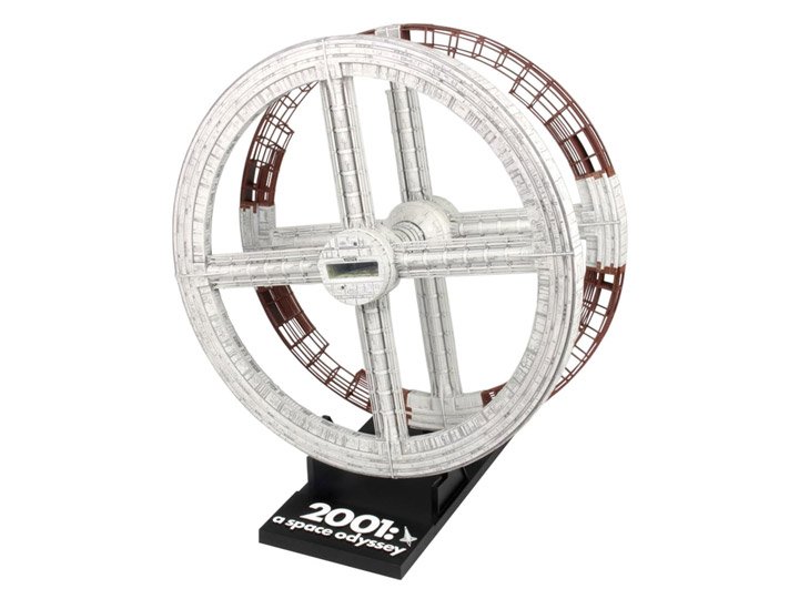 2001: A Space Odyssey Space Station V 1/2600 Scale Model Kit Gallery Image 1