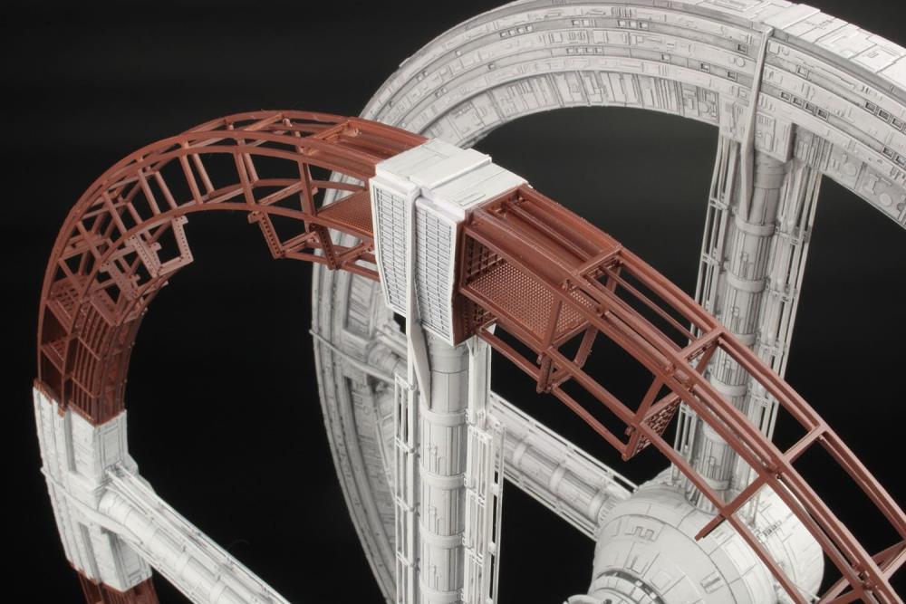 2001: A Space Odyssey Space Station V 1/2600 Scale Model Kit Gallery Image 8
