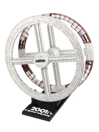 2001: A Space Odyssey Space Station V 1/2600 Scale Model Kit Gallery Image 2