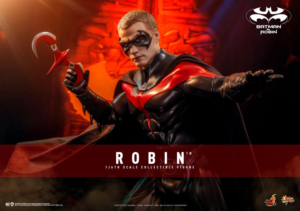 Batman & Robin MMS787 Robin 1/6th Scale Collectible Figure Gallery Image 3