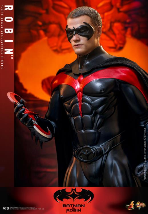 Batman & Robin MMS787 Robin 1/6th Scale Collectible Figure Gallery Image 9