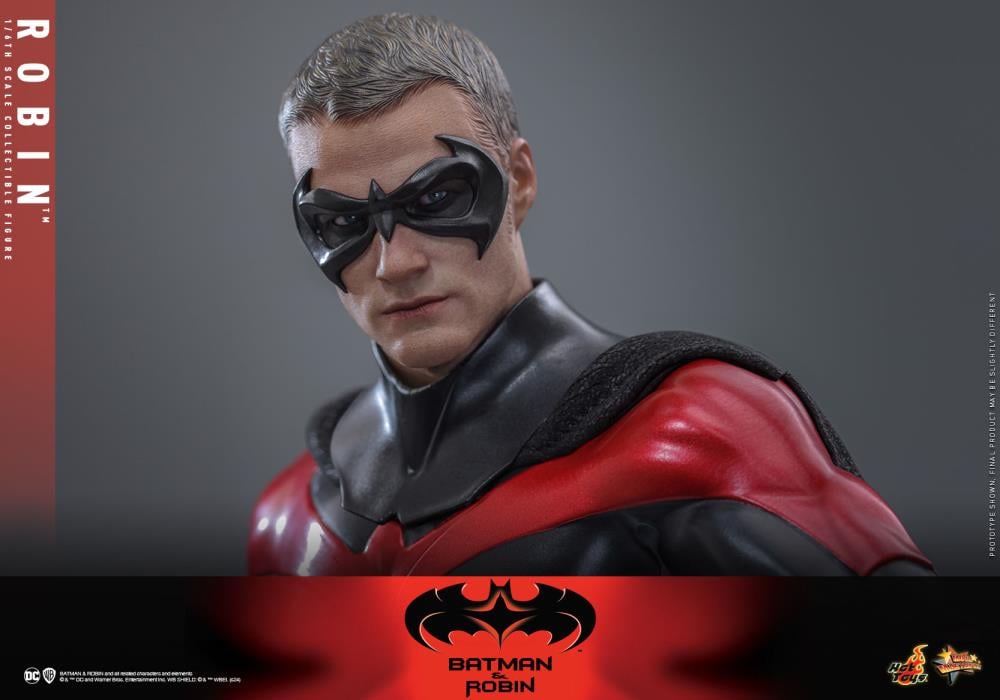 Batman & Robin MMS787 Robin 1/6th Scale Collectible Figure Gallery Image 15