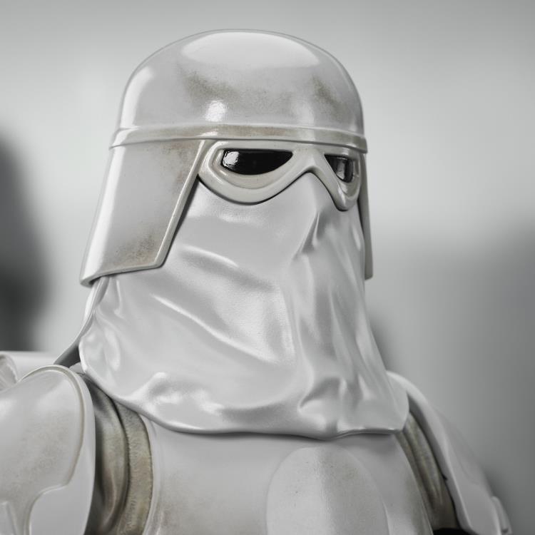 Star Wars: The Empire Strikes Back Legends in 3D Snowtrooper 1/2 Scale Limited Edition Bust Gallery Image 8