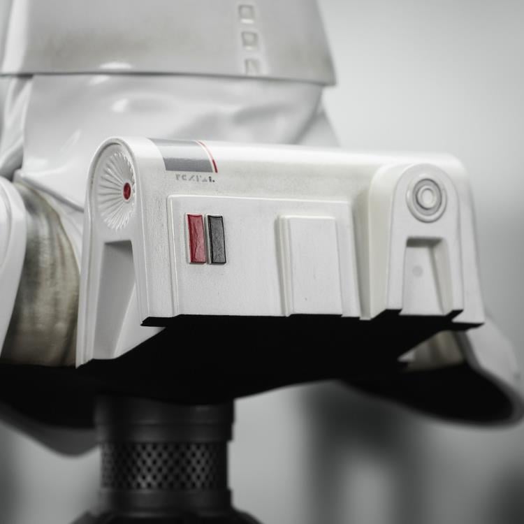 Star Wars: The Empire Strikes Back Legends in 3D Snowtrooper 1/2 Scale Limited Edition Bust Gallery Image 10