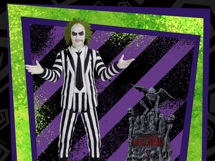 Beetlejuice 5 Points Beetlejuice (Striped Suit) Action Figure Gallery Image 1