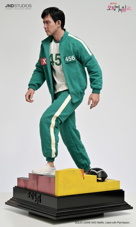 Squid Game 2 Hyperreal Seong Gi-Hun 1/3 Scale Limited Edition Statue Gallery Image 4