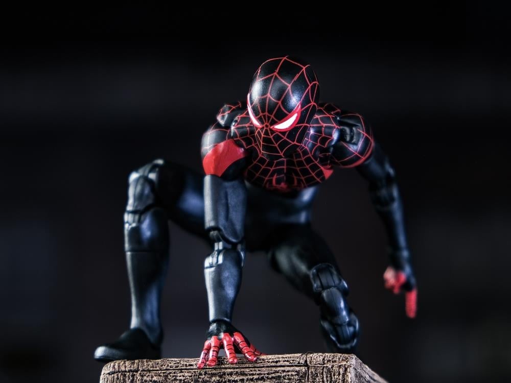 Miles Morales Ultimate Spider-Man #1 Marvel Legends Miles Morales Action Figure Gallery Image 3