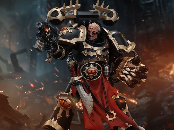 Warhammer 40K Chaos Space Marines Black Legion Chosen with Bolt Pistol and Power Fist 1/18 Scale Action Figure Gallery Image 1