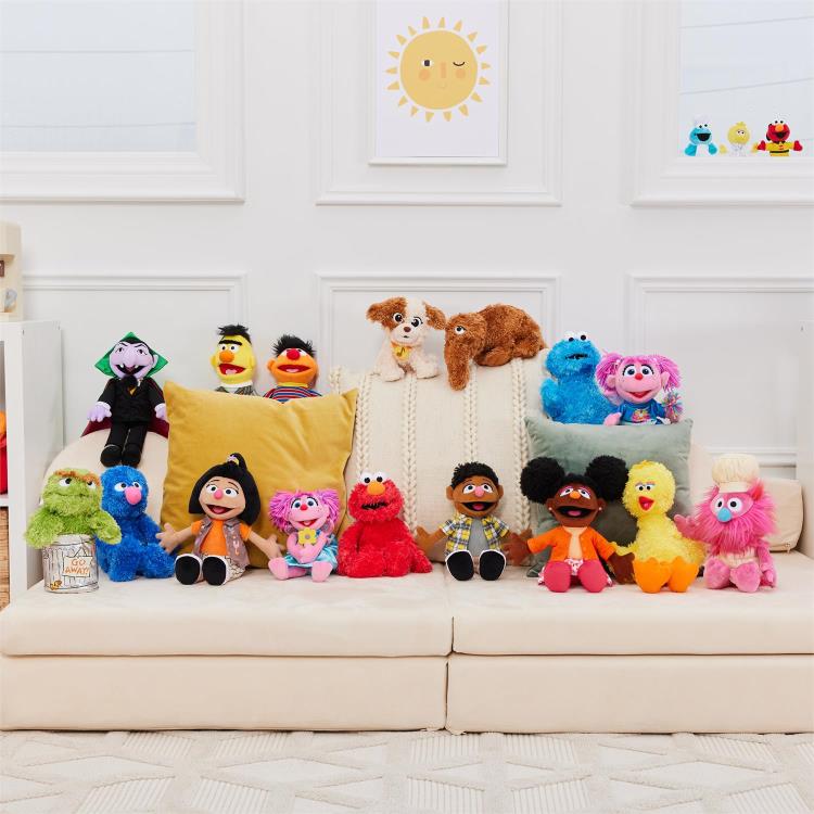 Sesame Street Snuffleupagus 16" Plush Gallery Image 11