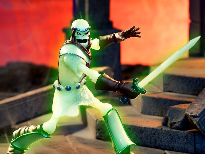 Dungeons & Dragons ULTIMATES! Dekkion (Skeleton Warrior) (Glow Ver.) Exclusive Action Figure Gallery Image 1